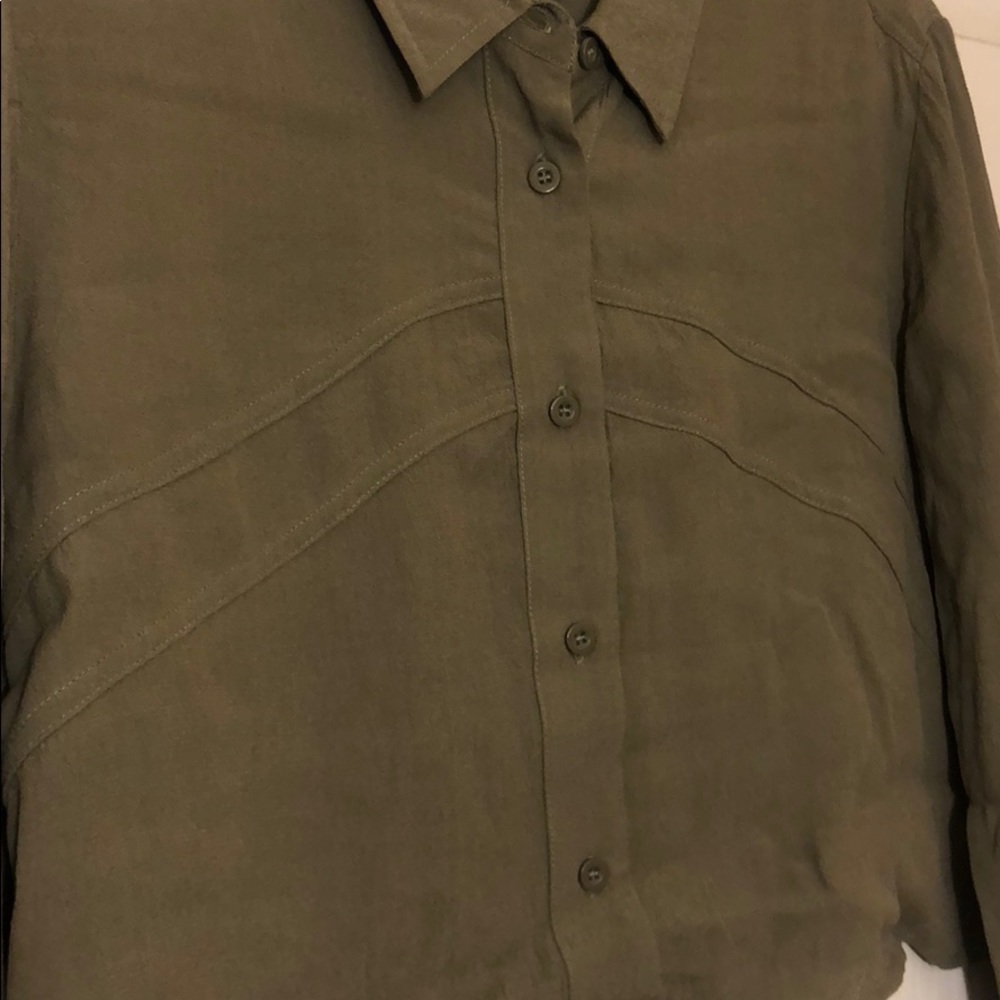 Perfect fall button down - Picture 2 of 4